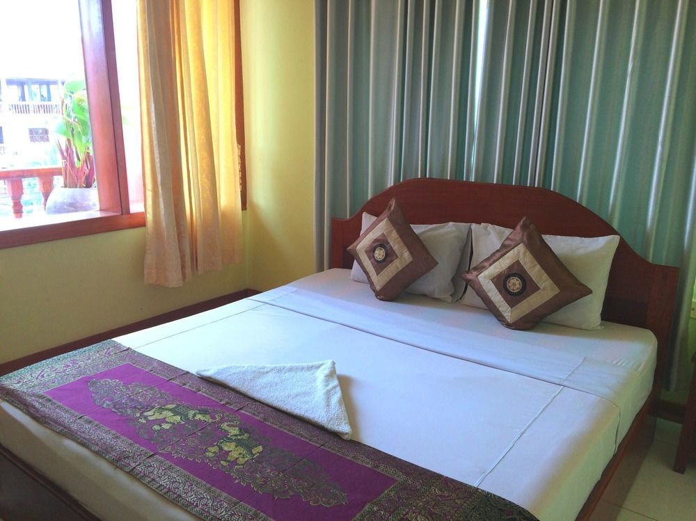 Side Walk Hotel Siem Reap Bagian luar foto