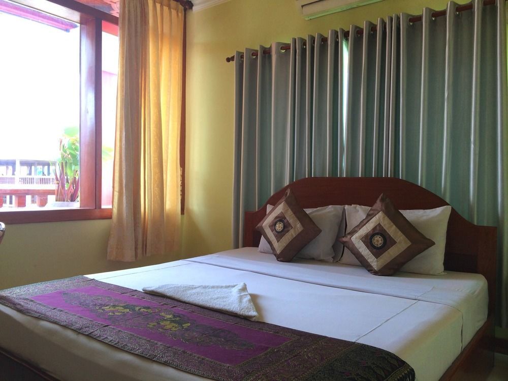 Side Walk Hotel Siem Reap Bagian luar foto