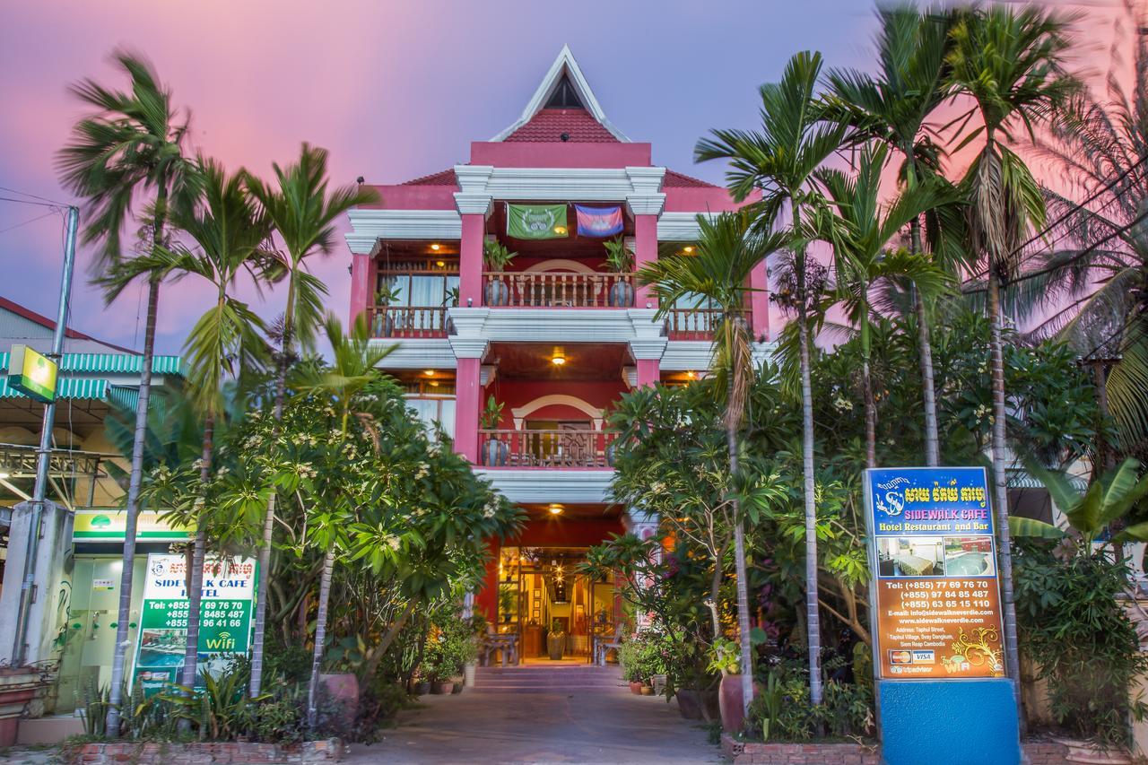 Side Walk Hotel Siem Reap Bagian luar foto