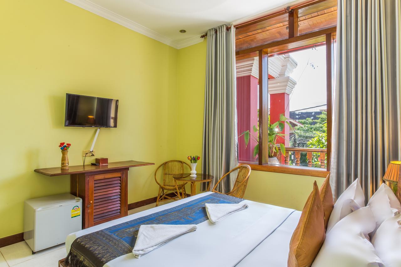 Side Walk Hotel Siem Reap Bagian luar foto