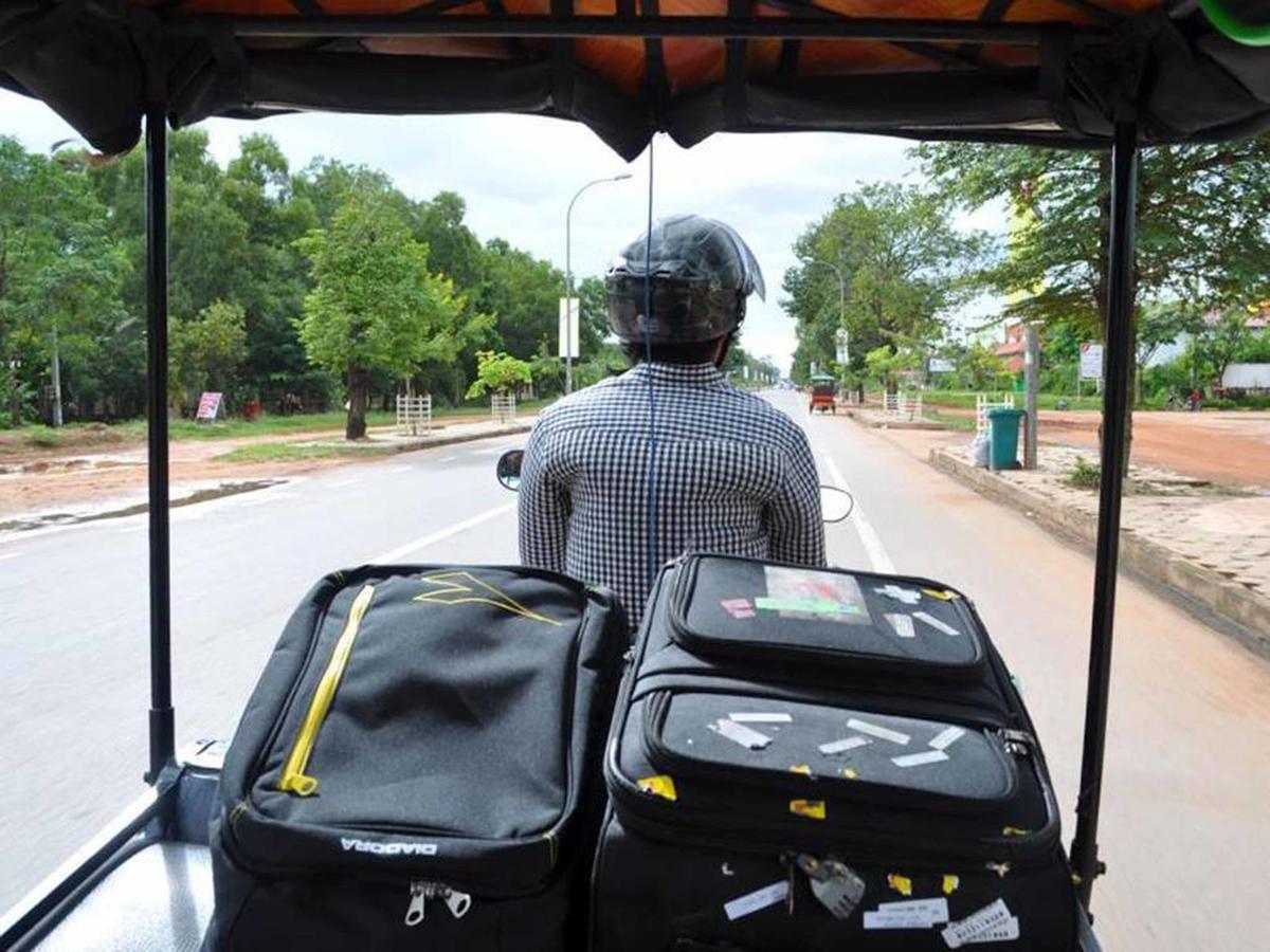 Side Walk Hotel Siem Reap Bagian luar foto