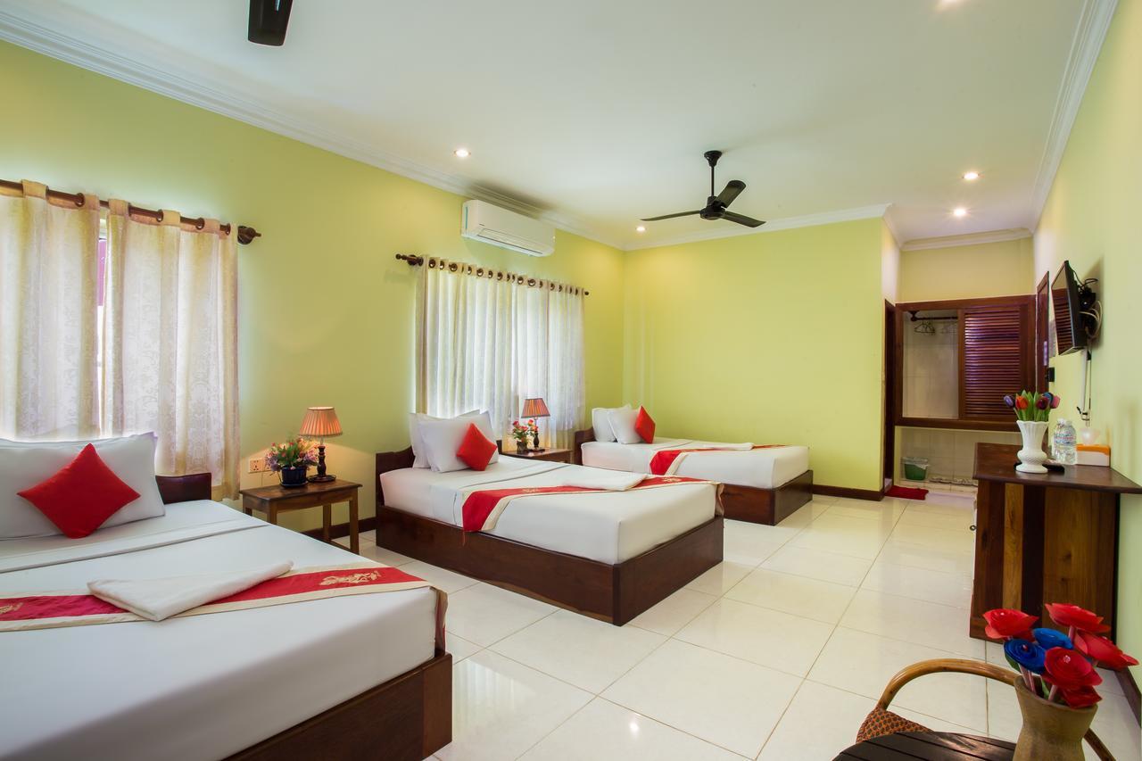Side Walk Hotel Siem Reap Bagian luar foto