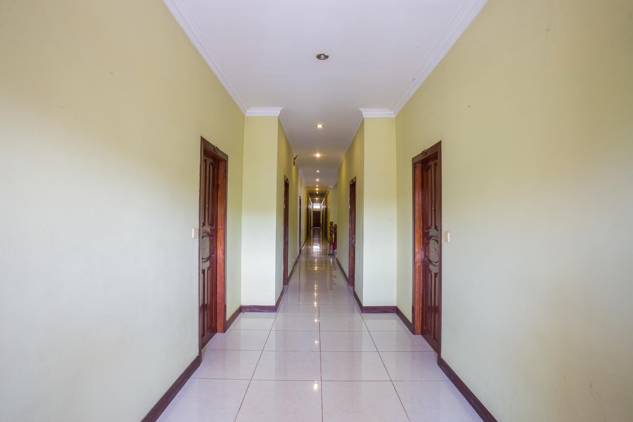 Side Walk Hotel Siem Reap Bagian luar foto