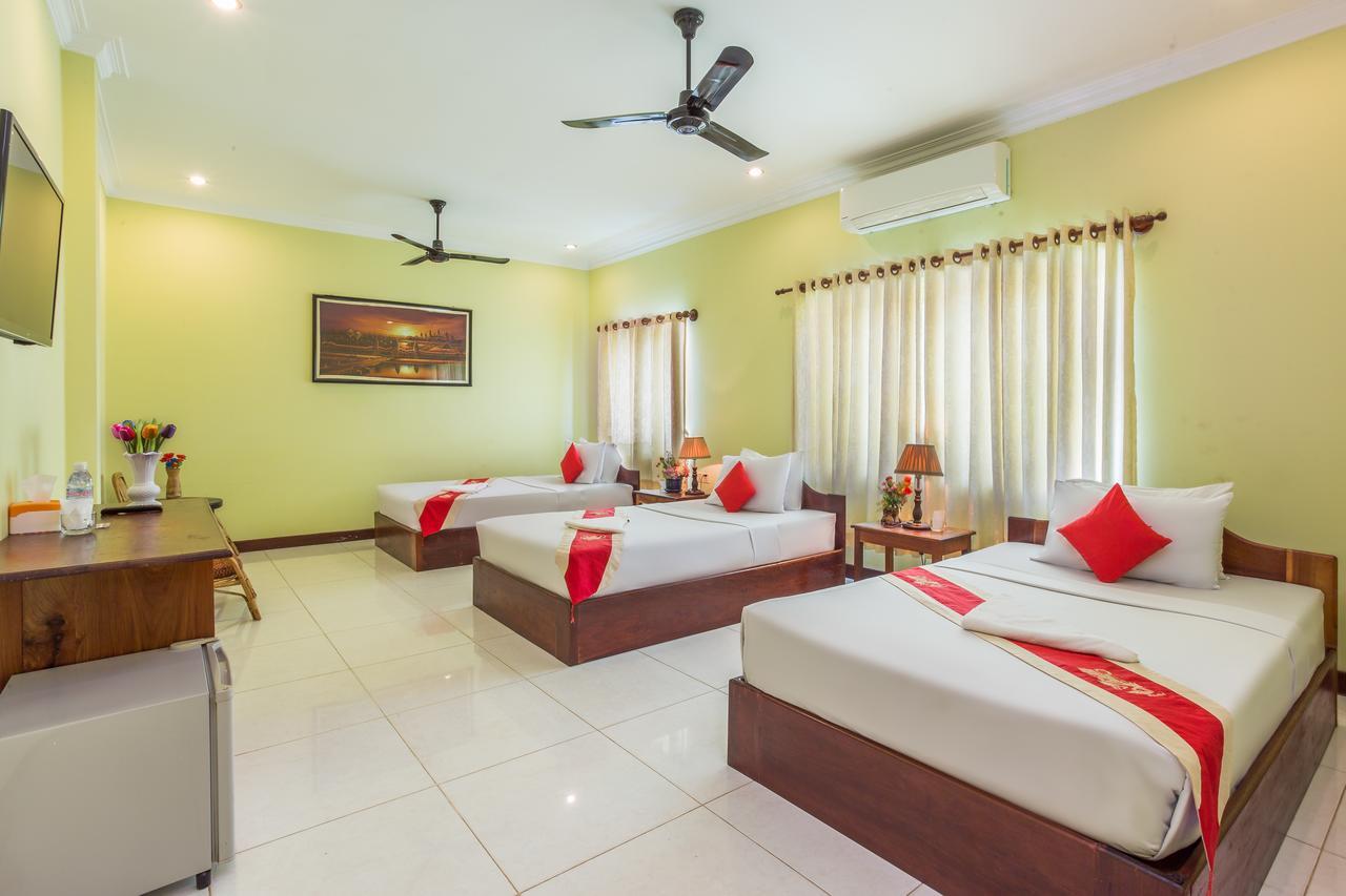 Side Walk Hotel Siem Reap Bagian luar foto