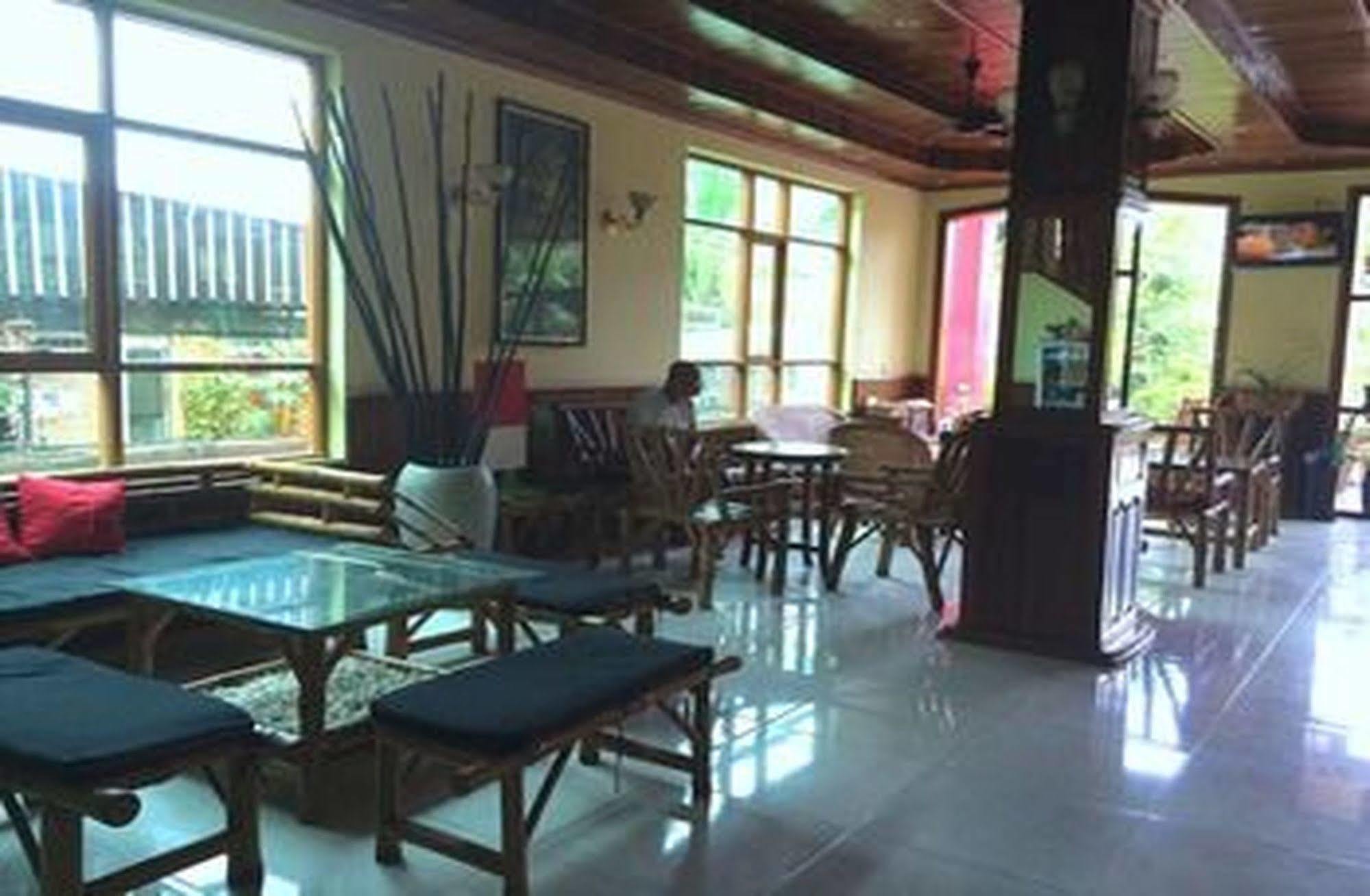 Side Walk Hotel Siem Reap Bagian luar foto