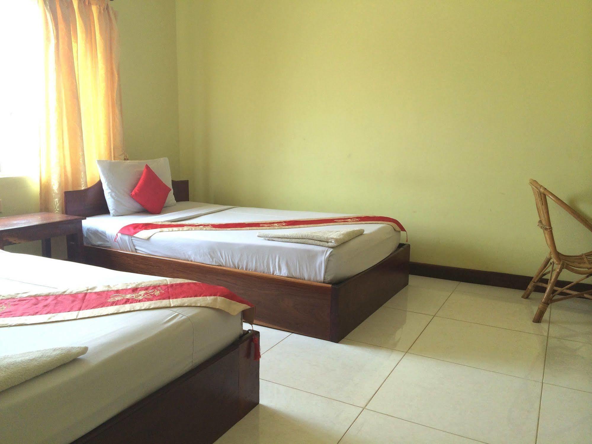 Side Walk Hotel Siem Reap Bagian luar foto